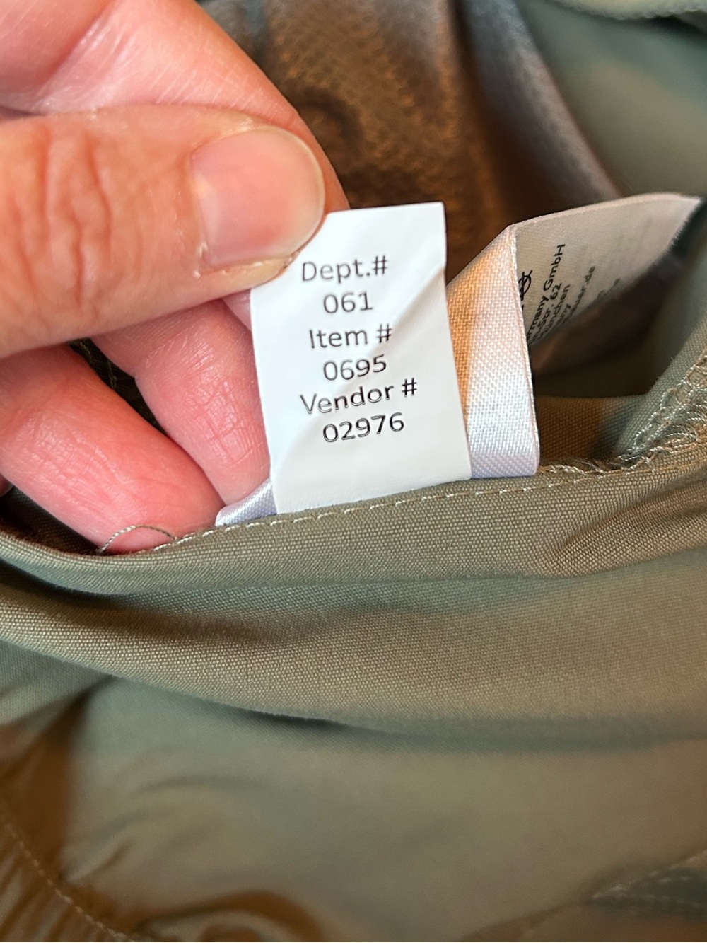 NWOT EDDIE BAUER Rainier Pull-on Crop Capri Pants Women's Sz. 8 Olive Green - Picture 9 of 9